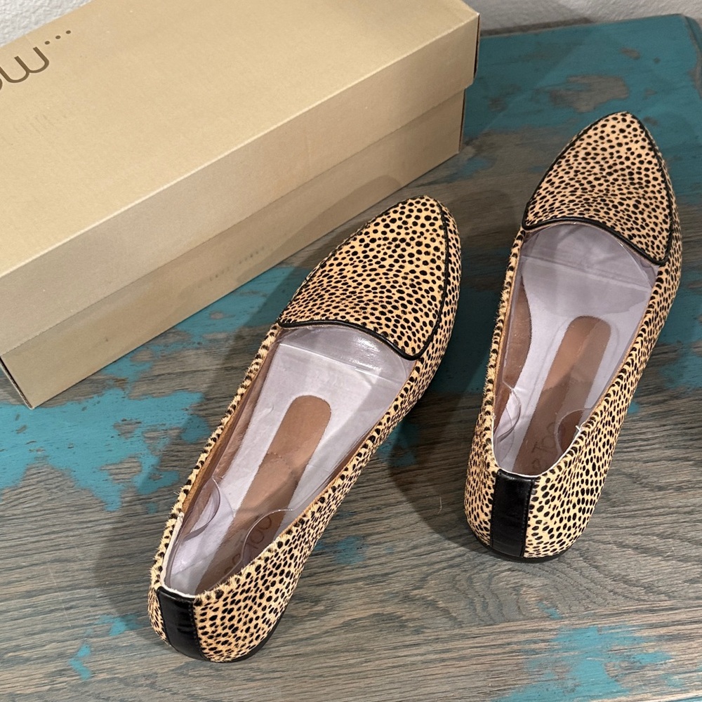 NEW IN BOX me too Leopard-Print Slip-On Calf Hair Flats in Tan and Black-10 - Picture 10 of 11